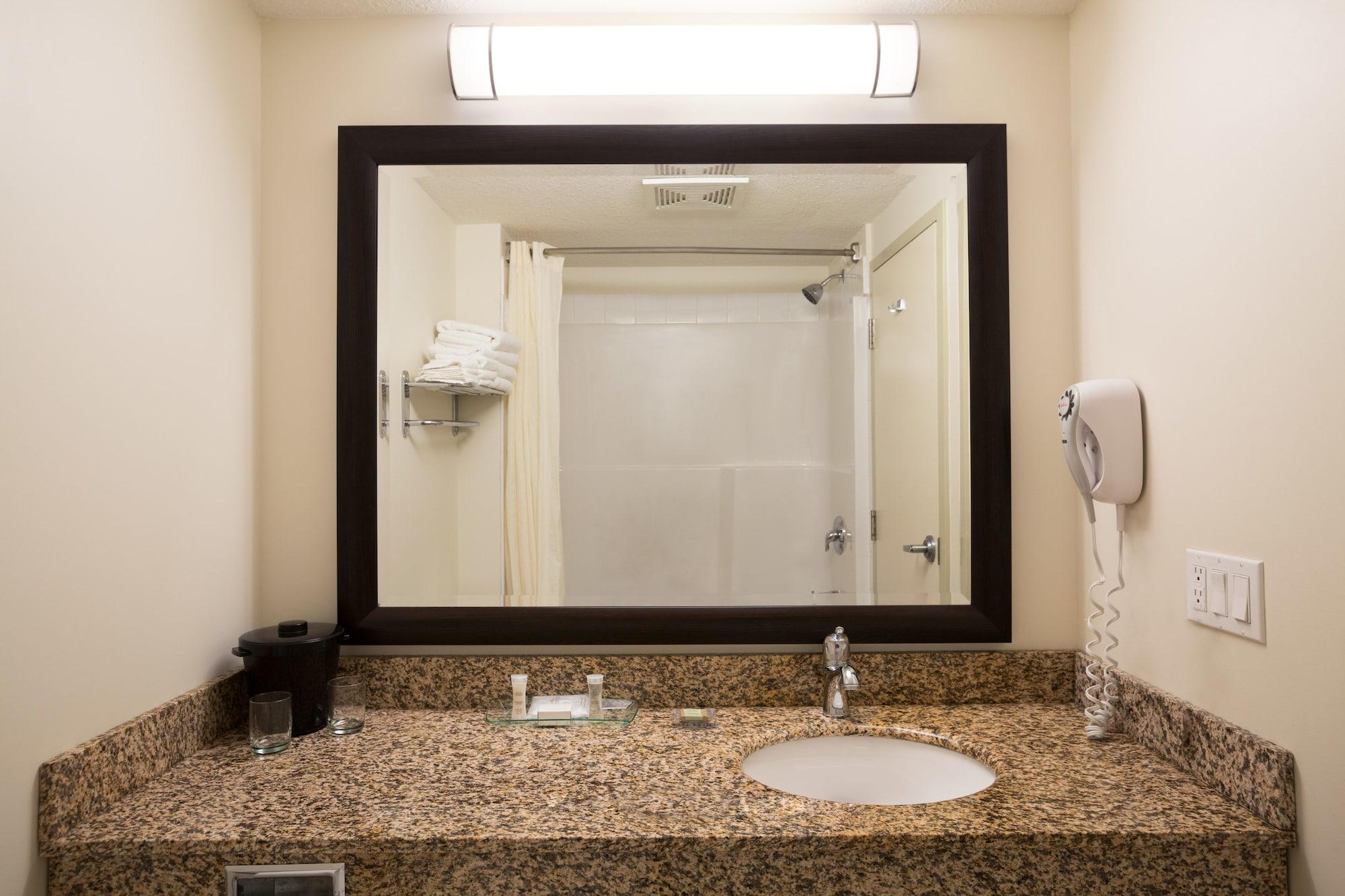 Super 8 By Wyndham Sherwood Park/Edmonton Area Bagian luar foto