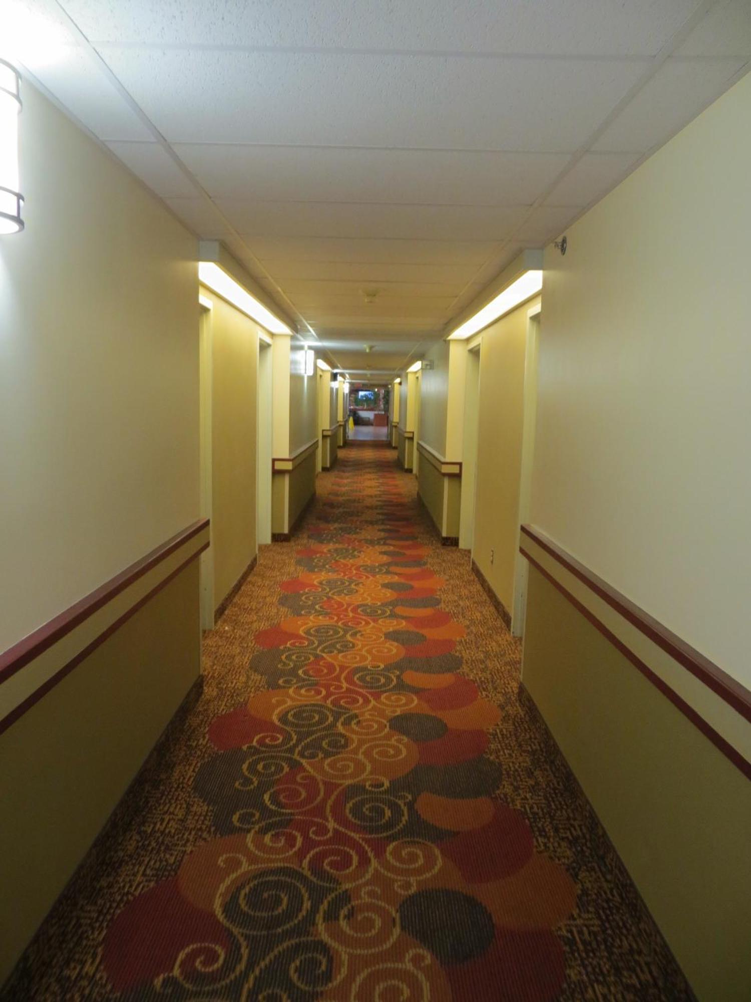 Super 8 By Wyndham Sherwood Park/Edmonton Area Bagian luar foto