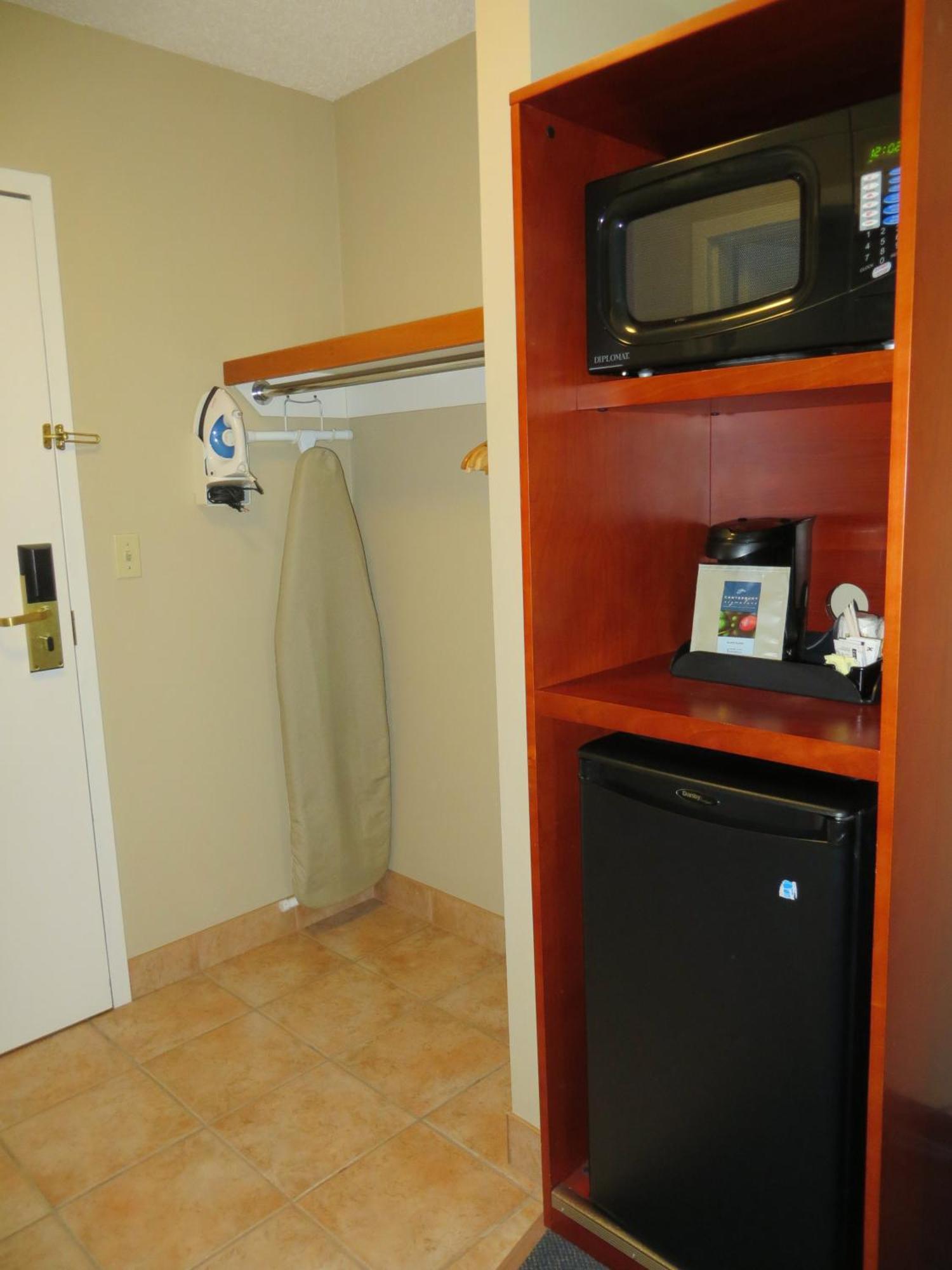Super 8 By Wyndham Sherwood Park/Edmonton Area Ruang foto