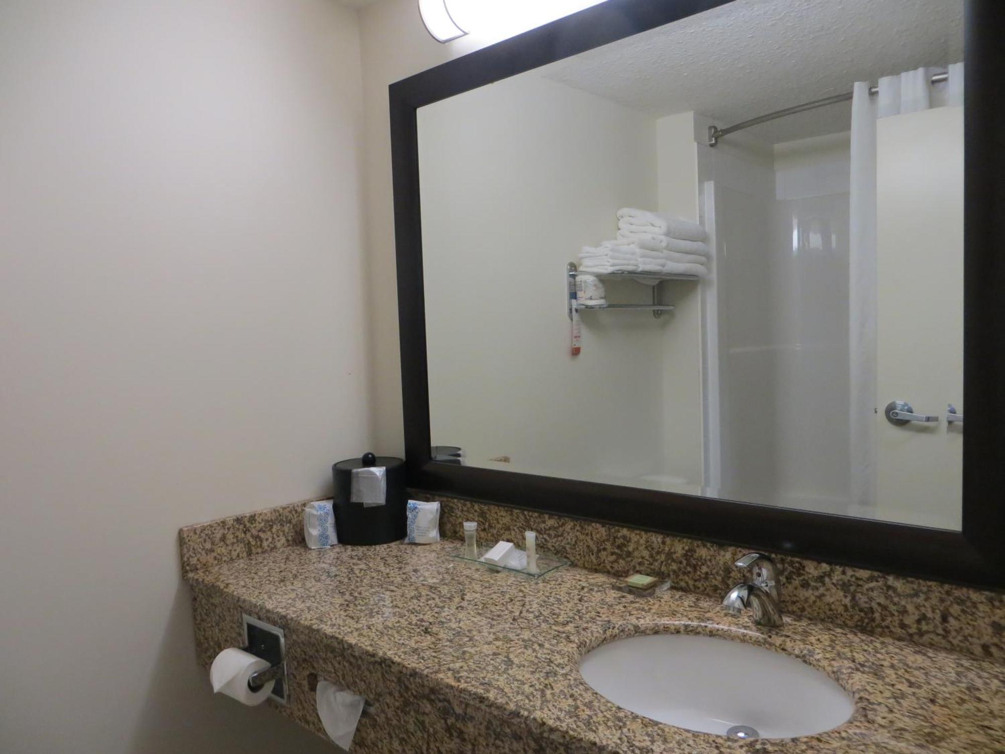 Super 8 By Wyndham Sherwood Park/Edmonton Area Ruang foto
