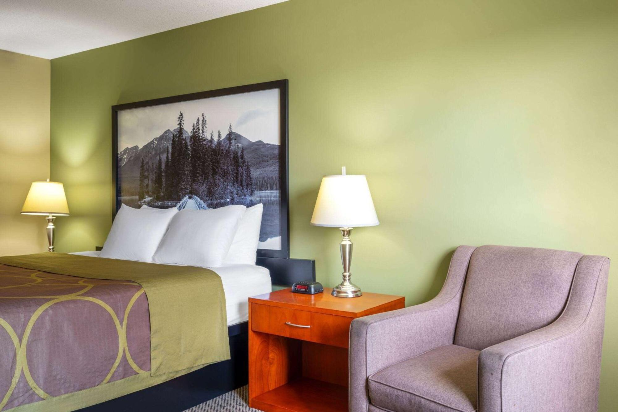 Super 8 By Wyndham Sherwood Park/Edmonton Area Bagian luar foto