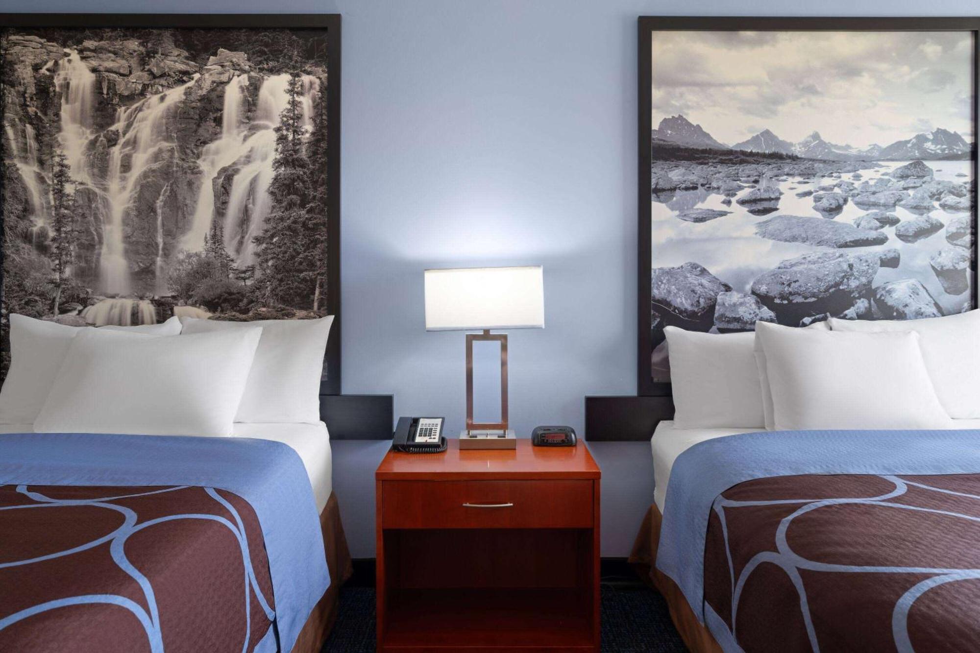 Super 8 By Wyndham Sherwood Park/Edmonton Area Bagian luar foto