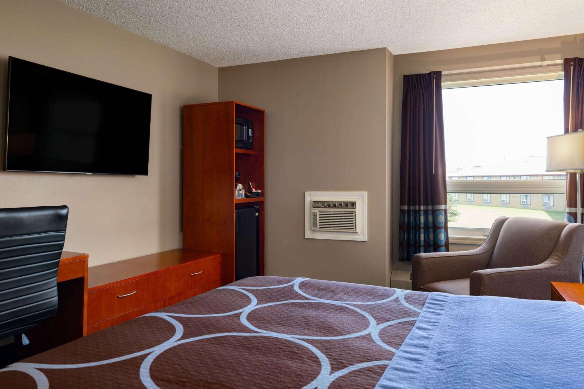 Super 8 By Wyndham Sherwood Park/Edmonton Area Bagian luar foto