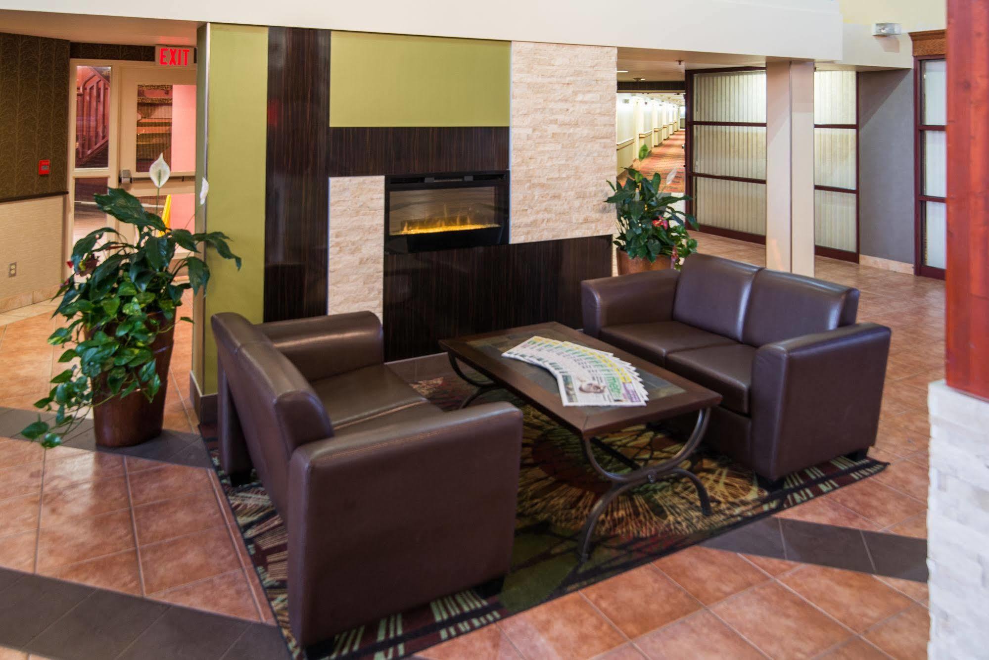Super 8 By Wyndham Sherwood Park/Edmonton Area Bagian luar foto