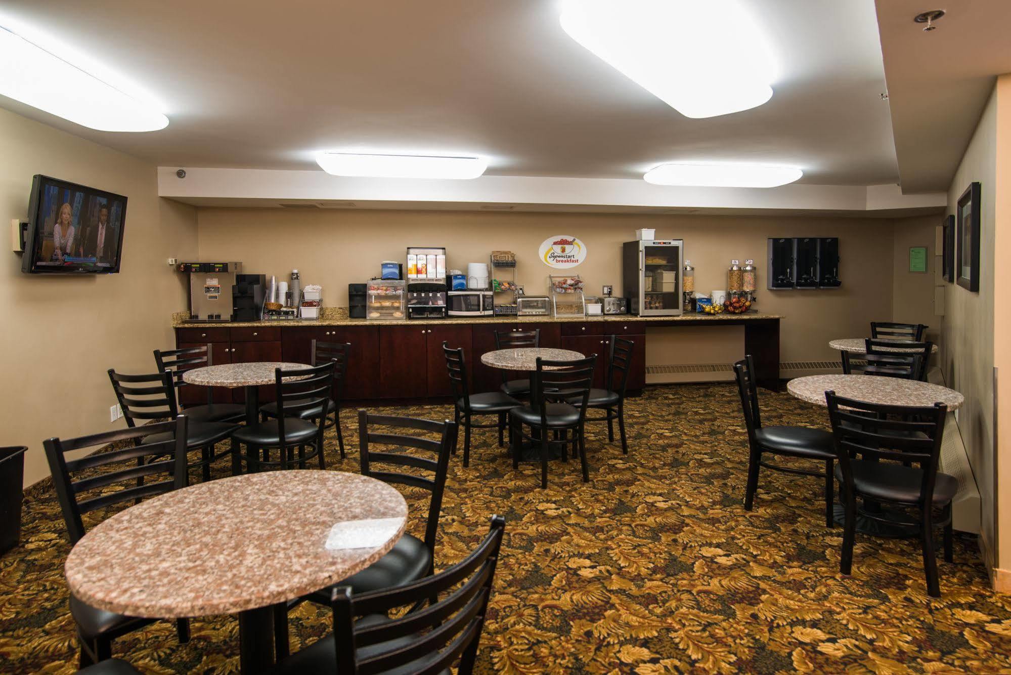 Super 8 By Wyndham Sherwood Park/Edmonton Area Bagian luar foto