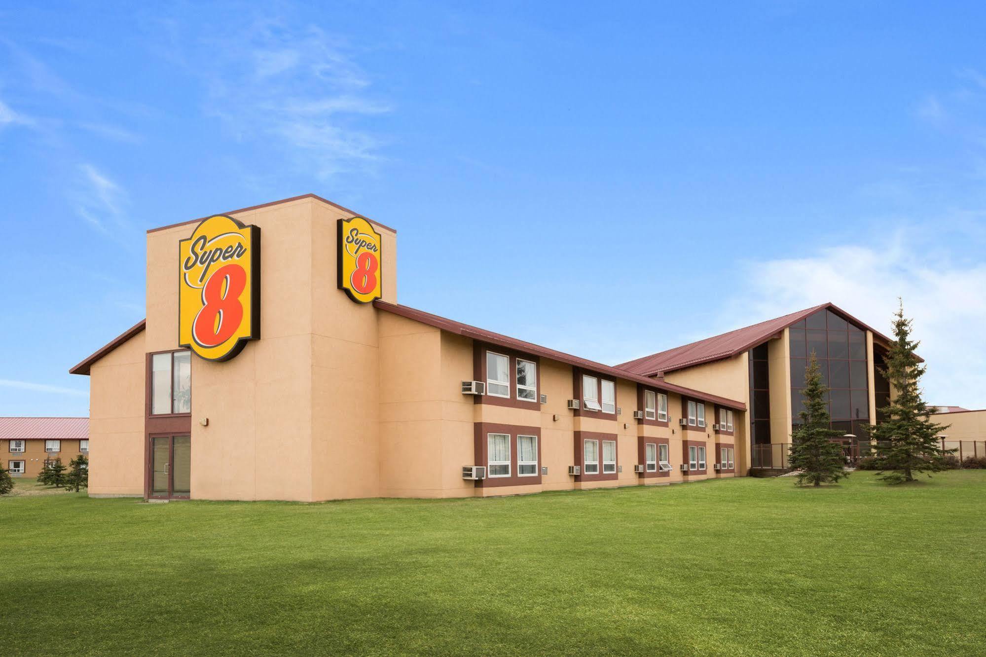 Super 8 By Wyndham Sherwood Park/Edmonton Area Bagian luar foto